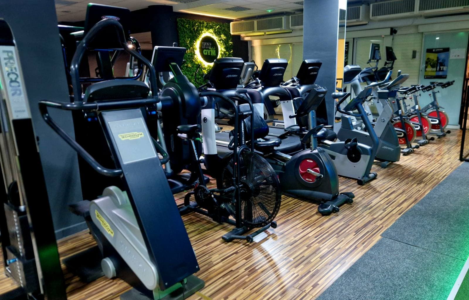 FIT GYM Koprivnica teretana, sprave i prostor - fotografija 16