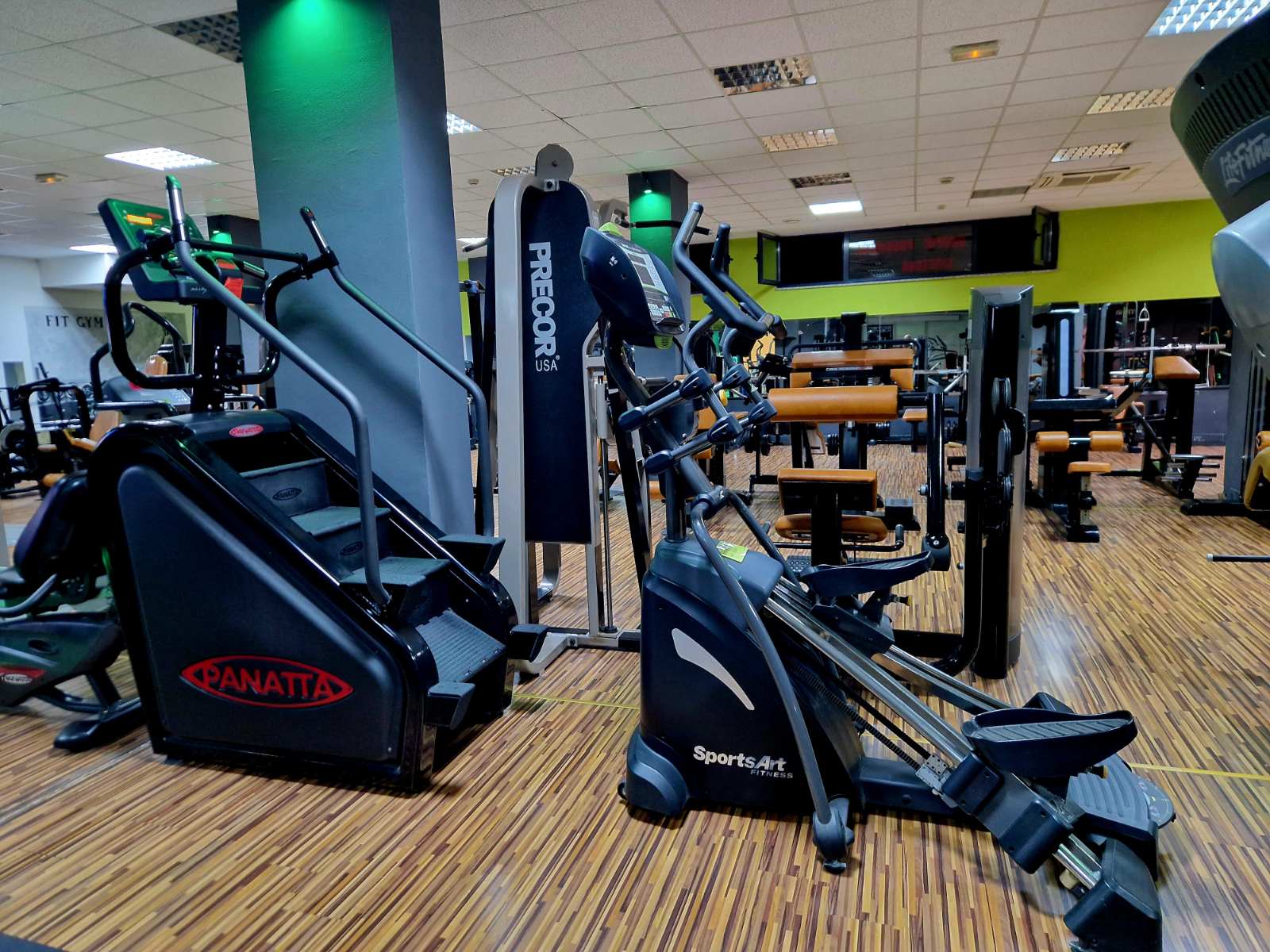 FIT GYM Koprivnica teretana, sprave i prostor - fotografija 17